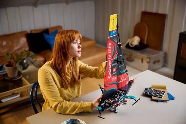 Lego Yachten Emirates Team New Zealand AC75 42174