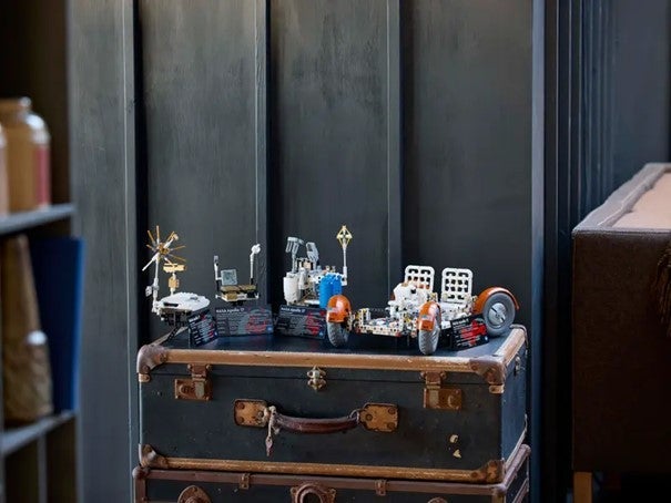 Lego NASA Apollo Lunar Roving Vehicle (LRV) 42182