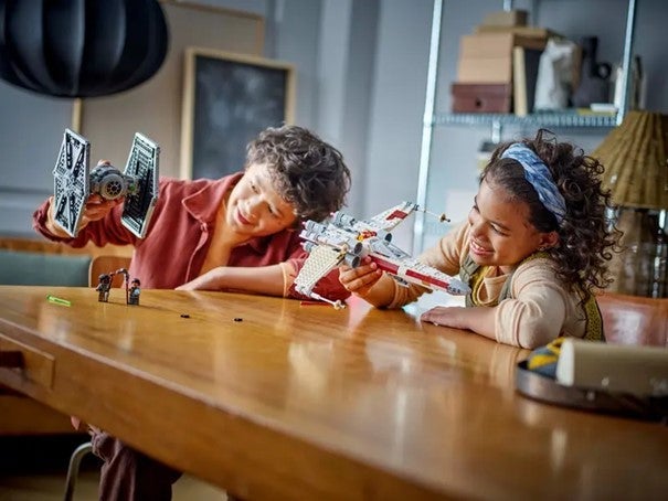 Lego Kombimodell med TIE Fighter og X-Wing 75393