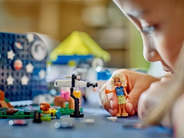 Lego Campingbil for stjernetittere 42603