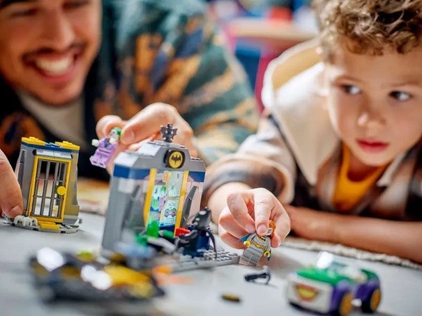 Lego Batcave med Batman, Batgirl og Jokeren 76272