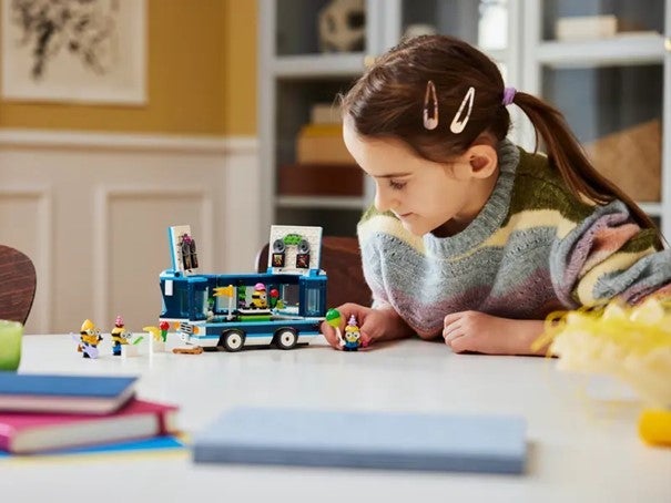 Lego Minions' festbuss med musikkanlegg 75581