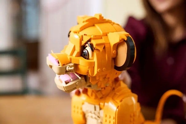 Lego Løvenes konge, Simba, som ung 43247