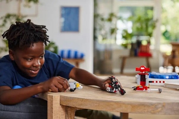 Lego Shadow the Hedgehog på rømmen 76995