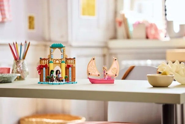 Lego Glinda Elphaba og Nessarose på Shiz Uni 75681