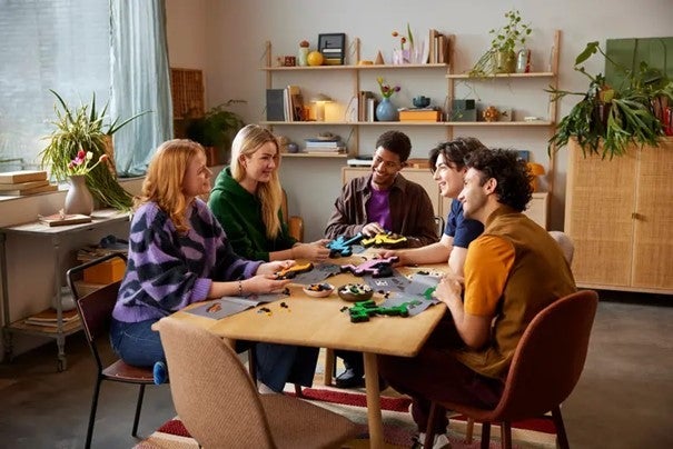 Lego Keith Harings dansende figurer 31216