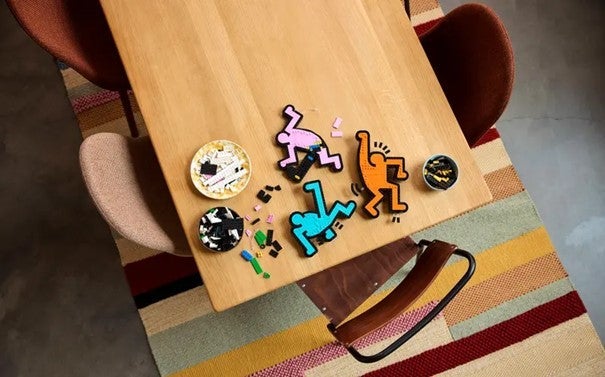 Lego Keith Harings dansende figurer 31216