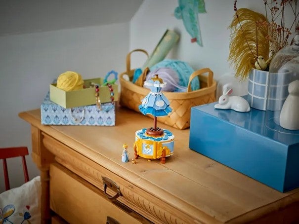 Lego Askepotts kjole 43266