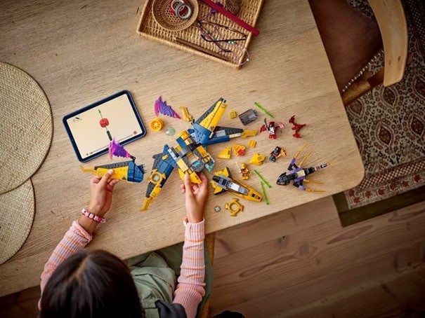 Lego Ras og Arins superraske stormjager 71833