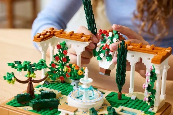 Lego Hage med fontene 10359