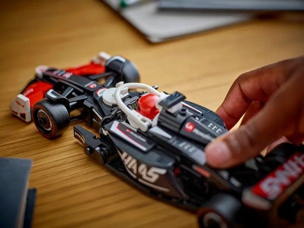 Lego MoneyGram Haas F1 Team VF-24-racerbil 77250