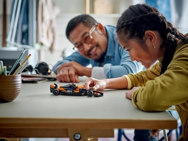 Lego McLaren F1 Team MCL38-racerbil 77251