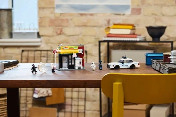 Lego Spider-Verse: Miles Morales mot Spot 76311