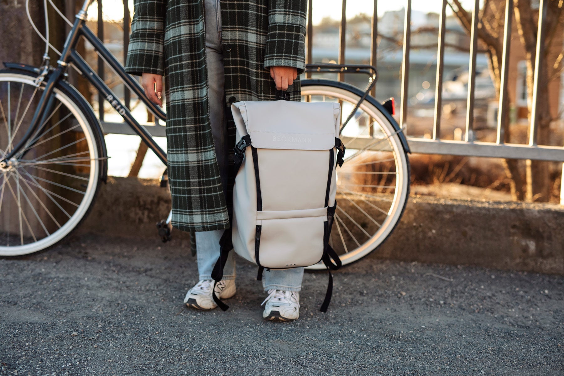 Skolesekk Offwhite Street Light 22L Beckmann