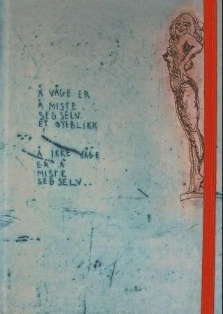 Blankbook. Skissebok uten linjer. Med strikk