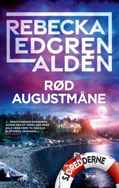Rød augustmåne