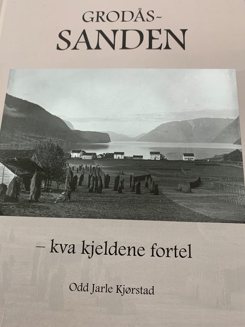 Grodås-Sanden - kva kjeldene fortel