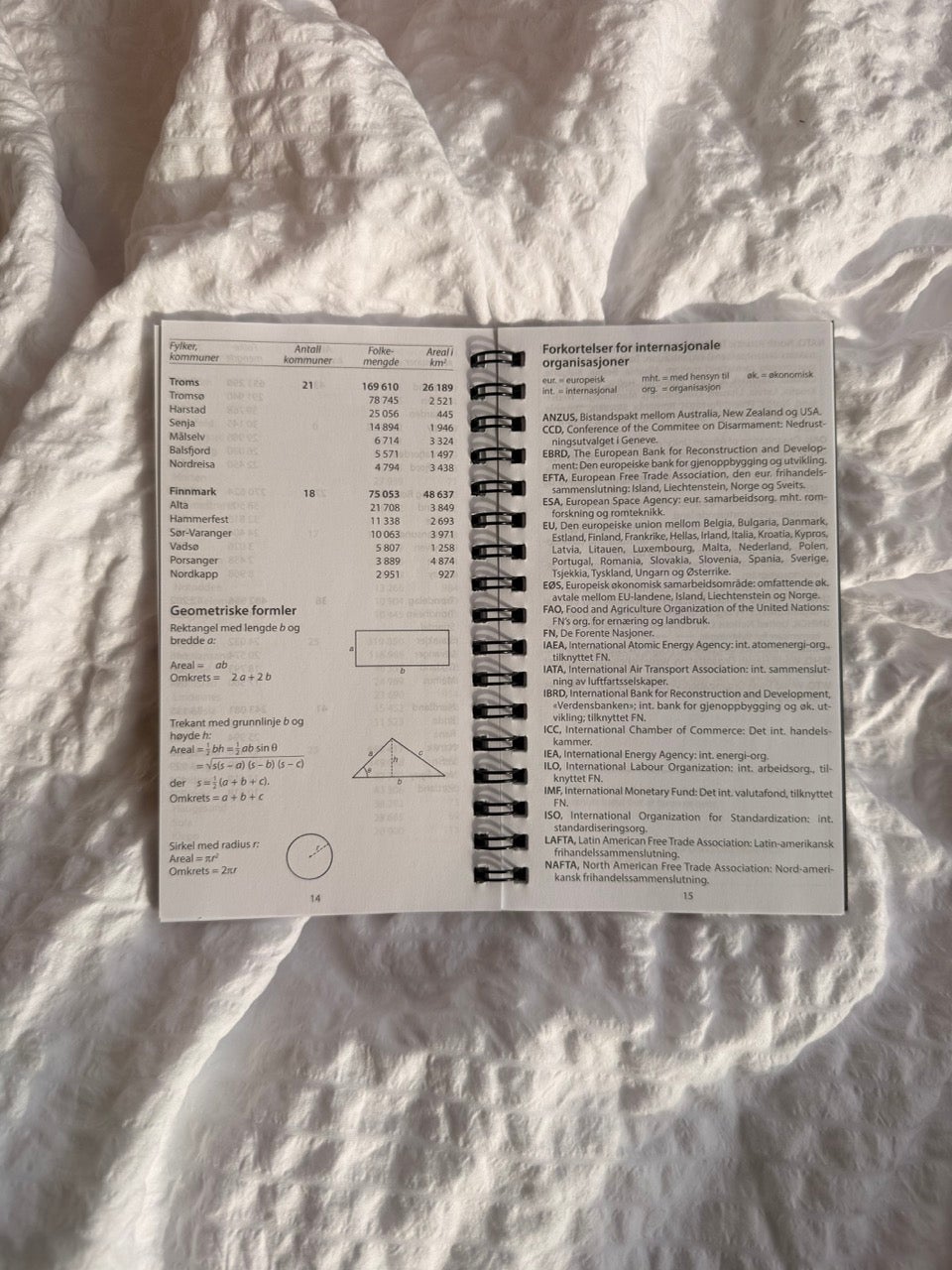 Kalender 2026 7.Sans Datum Refill Grå