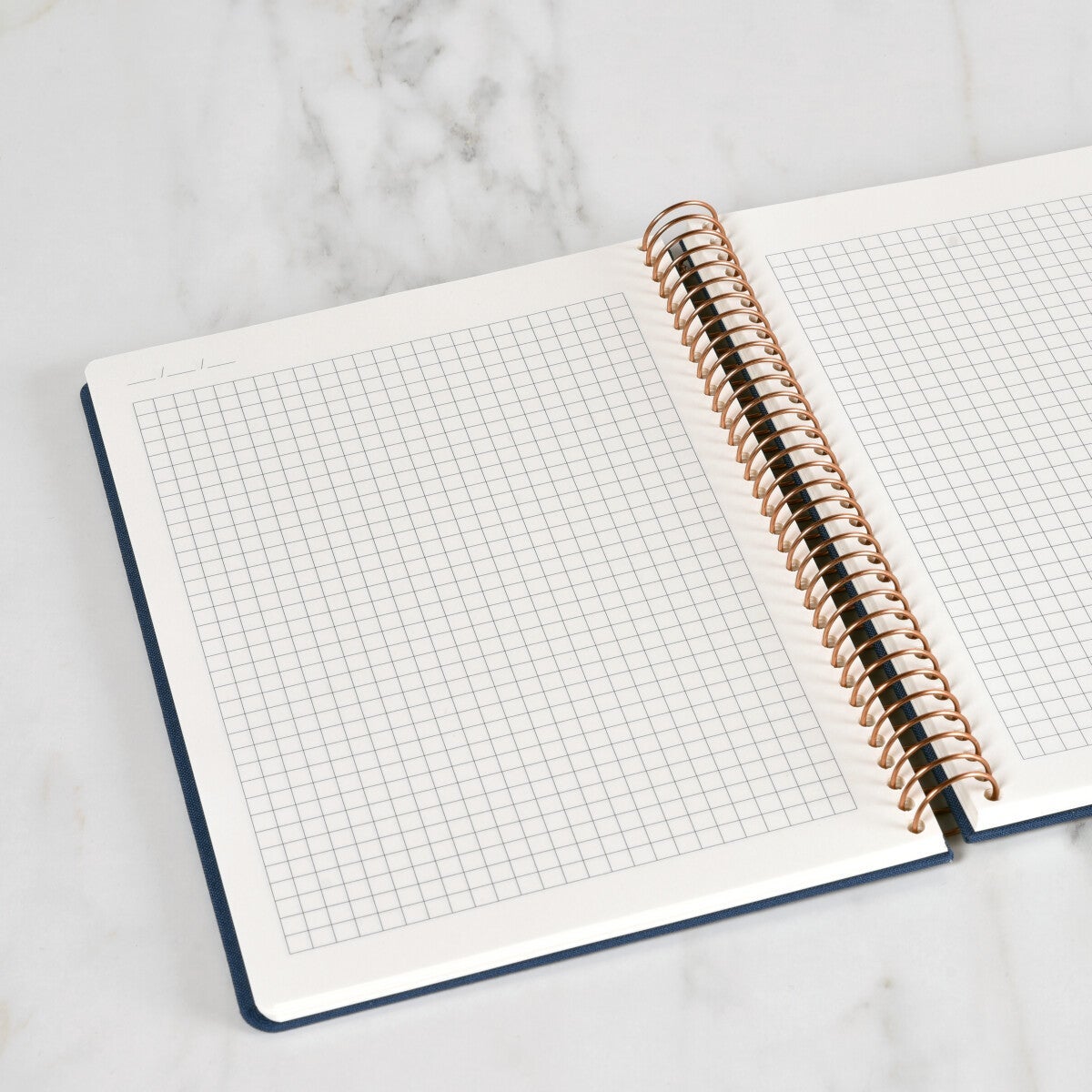 Notatbok m/spiral Kozo premium A5 Black rut.