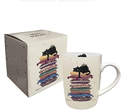 Porselenskrus Amy's katt på puter