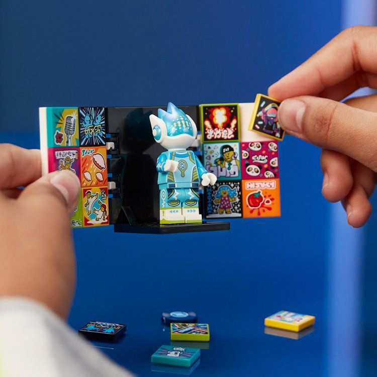 Lego Alien DJ BeatBox 43104