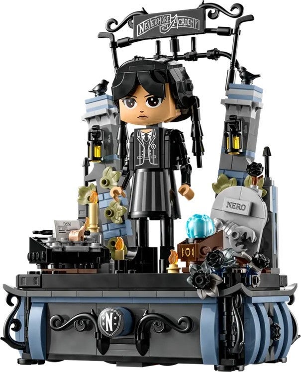 Lego Figur av Wednesday Addams 76780