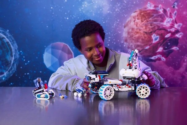 Lego Lunar Outpost månerover-romkjøretøy 42211