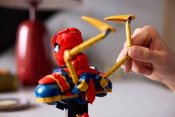 Lego Byste av Iron Spider-Man 76326