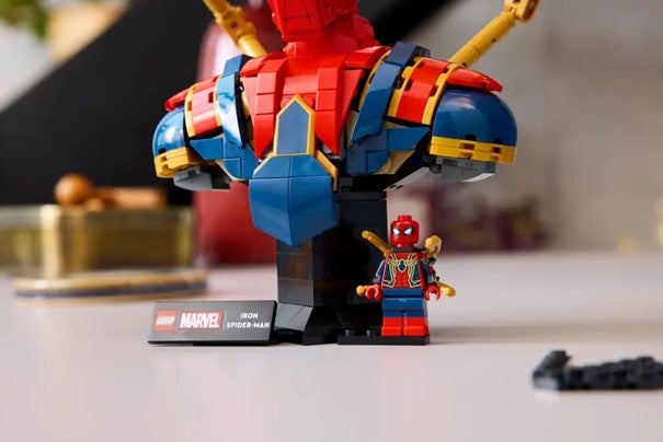 Lego Byste av Iron Spider-Man 76326