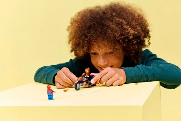 Lego Spider-Man mot Ghost Rider på motorsykkel 76335