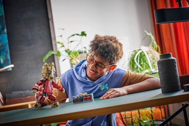 Lego Groot i Ravager-drakt 76341