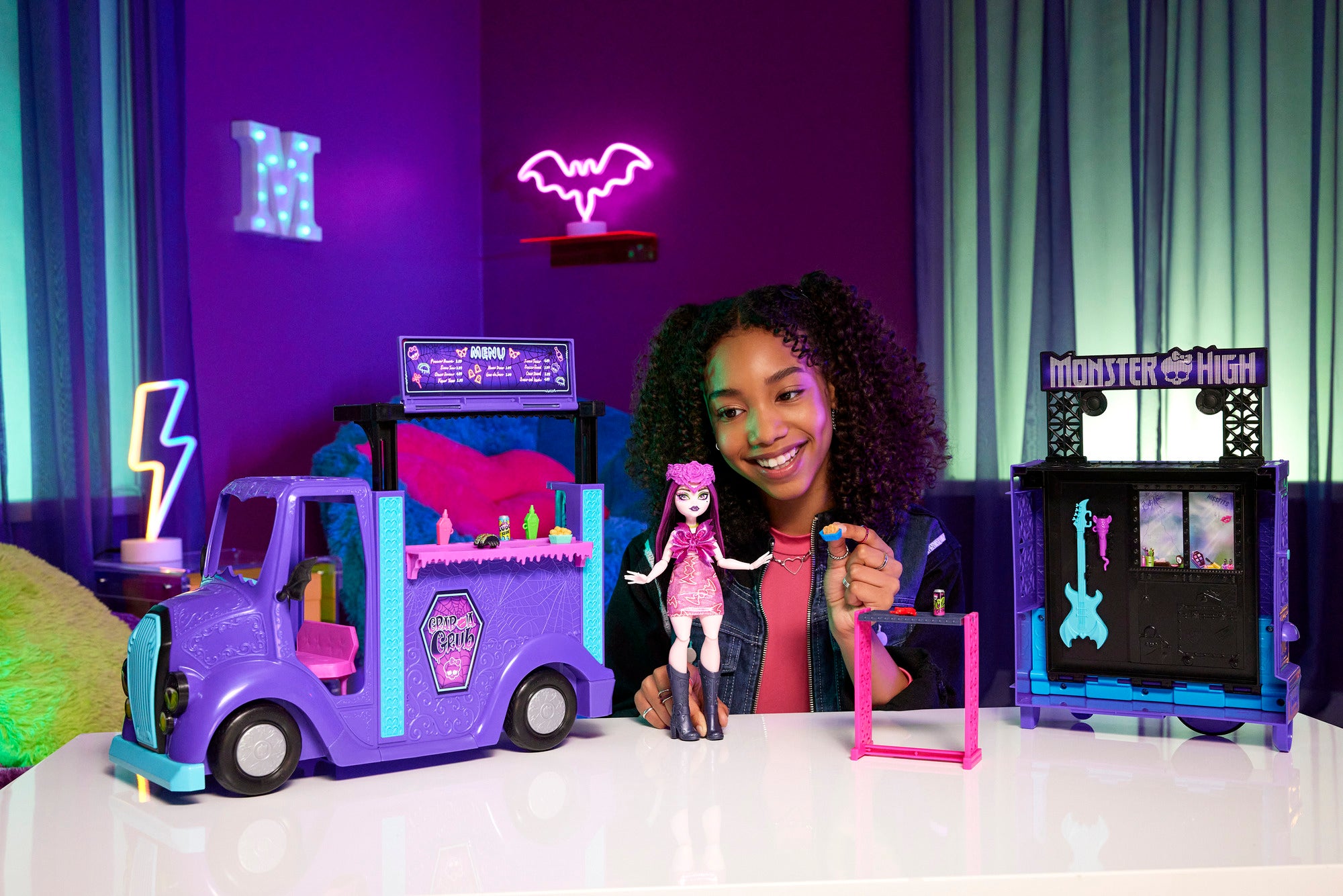 Monster High Fangtastic Rockin Food Truck Playset