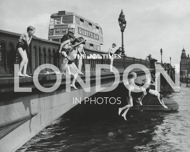 The Times London in Photos - A History of the Nation’s Capital Through the Camera Lens