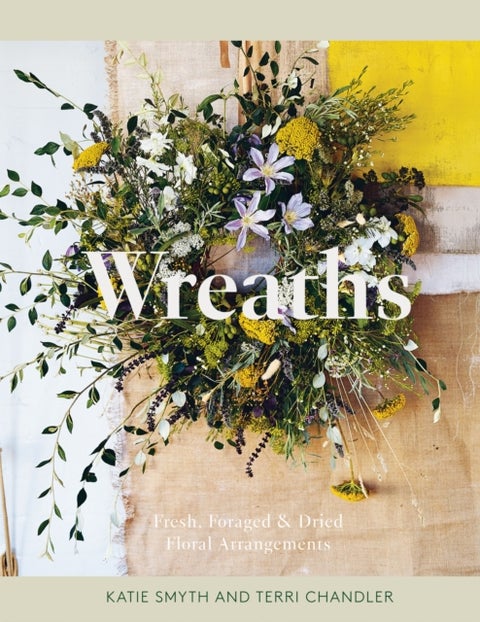 Wreaths - Fresh, Foraged & Dried Floral Arrangements