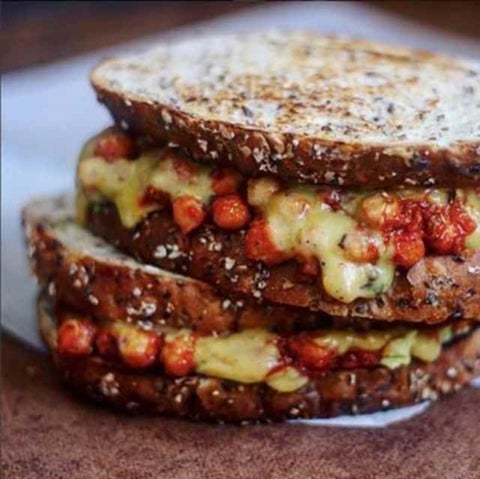 Beautifully Real Food - VEGAN MEALS YOU'LL LOVE TO EAT: Guilt-free, Meat-free Recipes to Indulge In