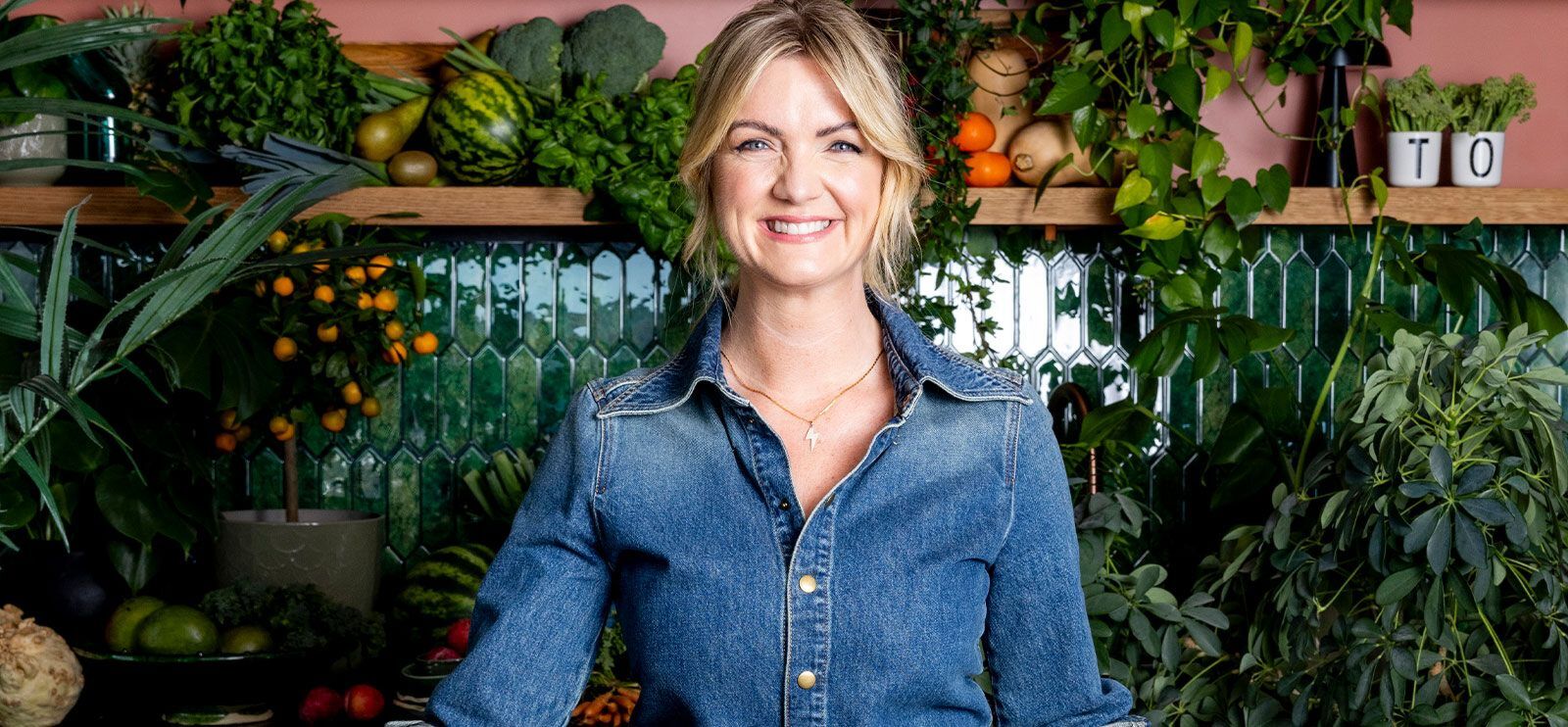 Vegetarentusiast Hanne-Lene Dahlgren har skrevet sin fjerde bestselgende kokebok! Foto: Sara Johannessen Meek