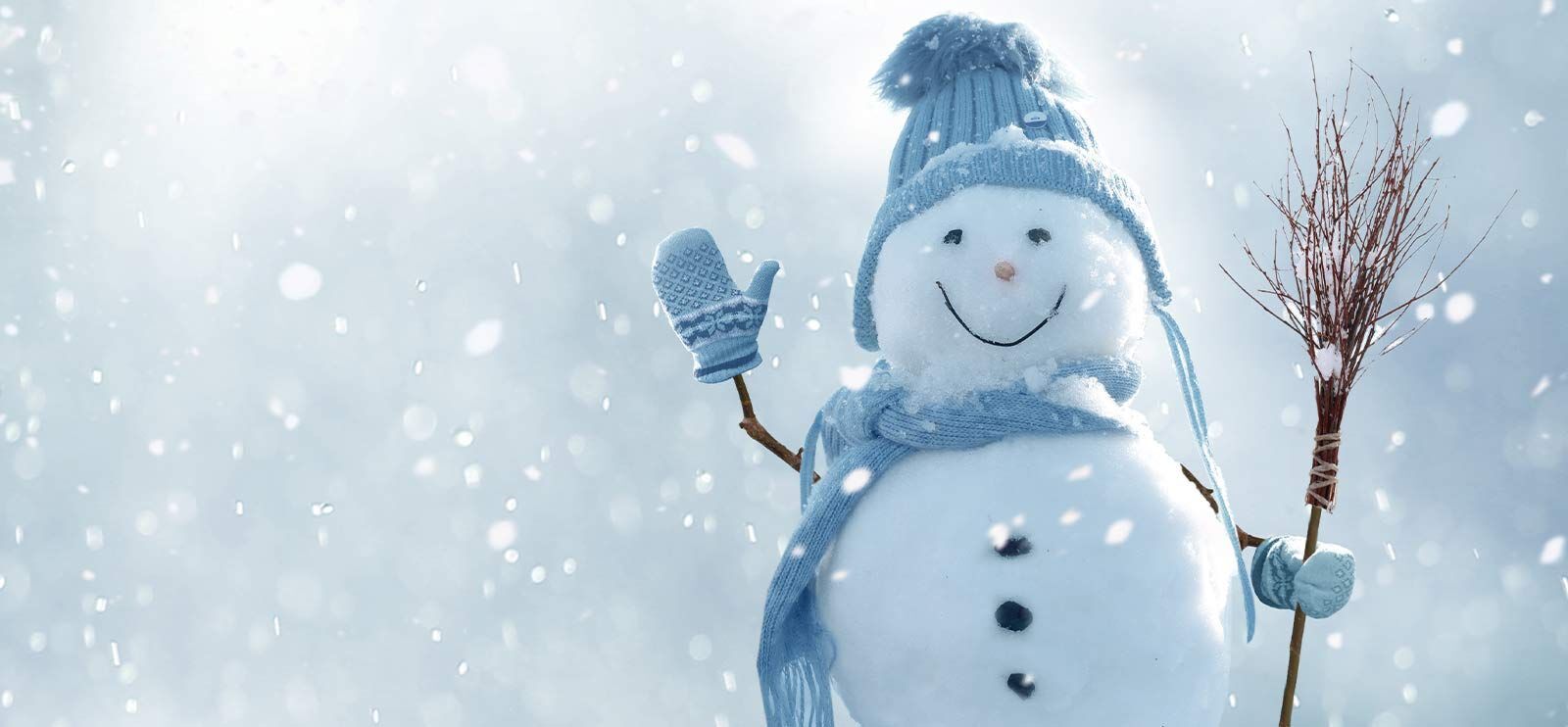 Kanskje du vil bygge snømann i vinterferien? Foto: Adobe Stock