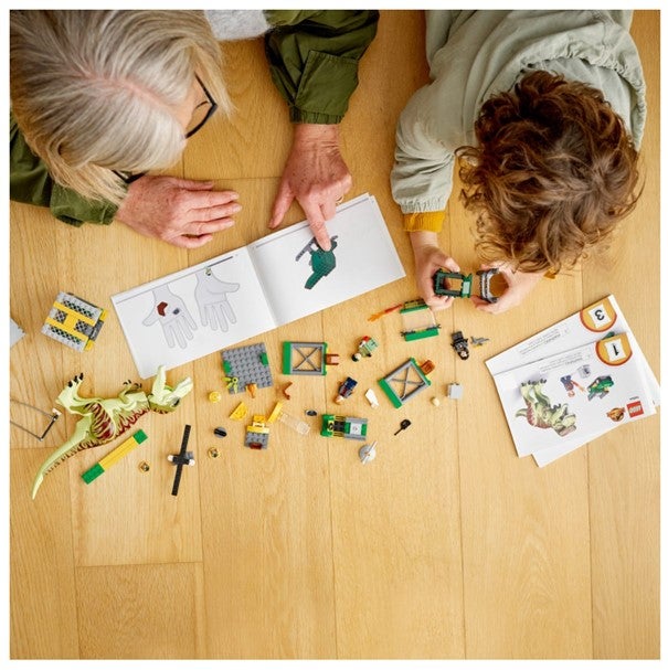 Lego T.rex på rømmen76944