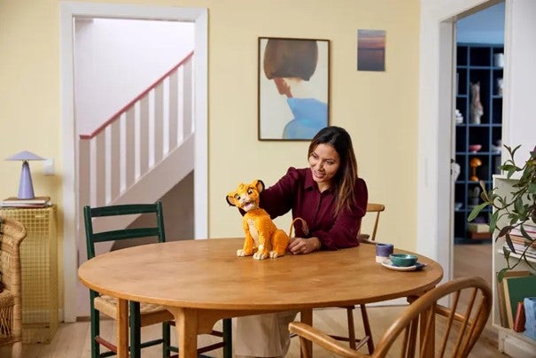 Lego Løvenes konge, Simba, som ung 43247