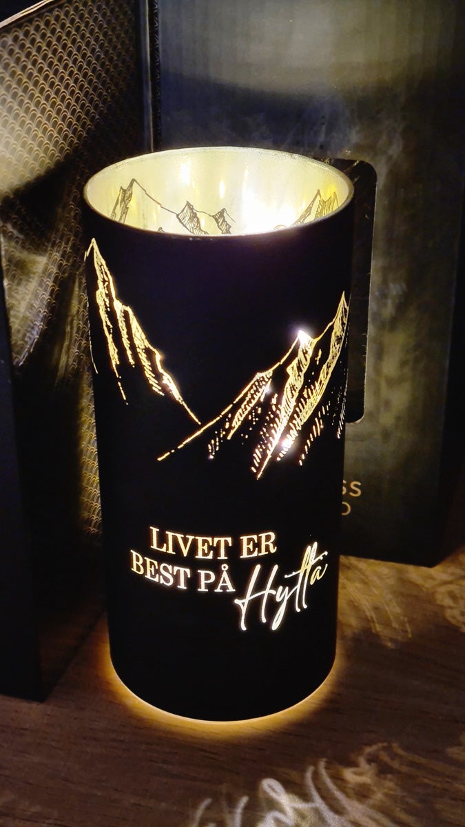 Lyslykt Livet er best på hytta sort 7*15