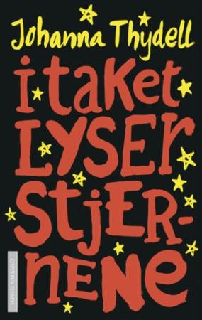 I taket lyser stjernene