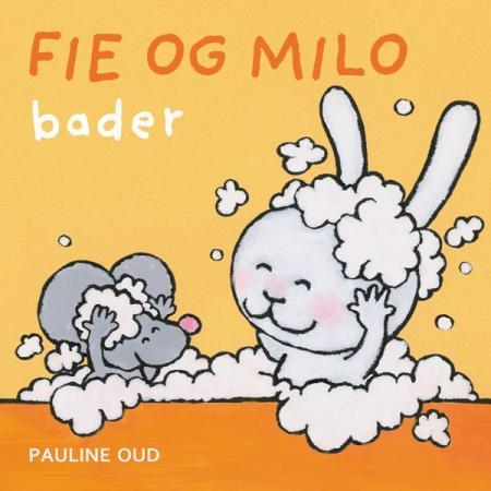Fie og Milo bader
