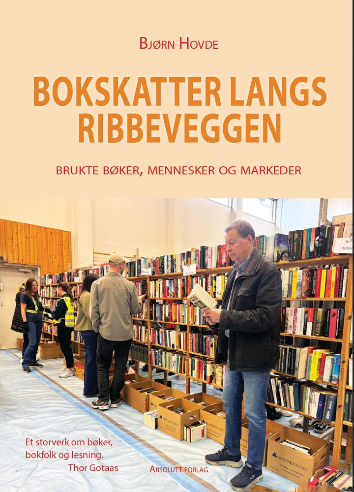 Bokskatter langs ribbeveggen - brukte bøker, mennesker og markeder
