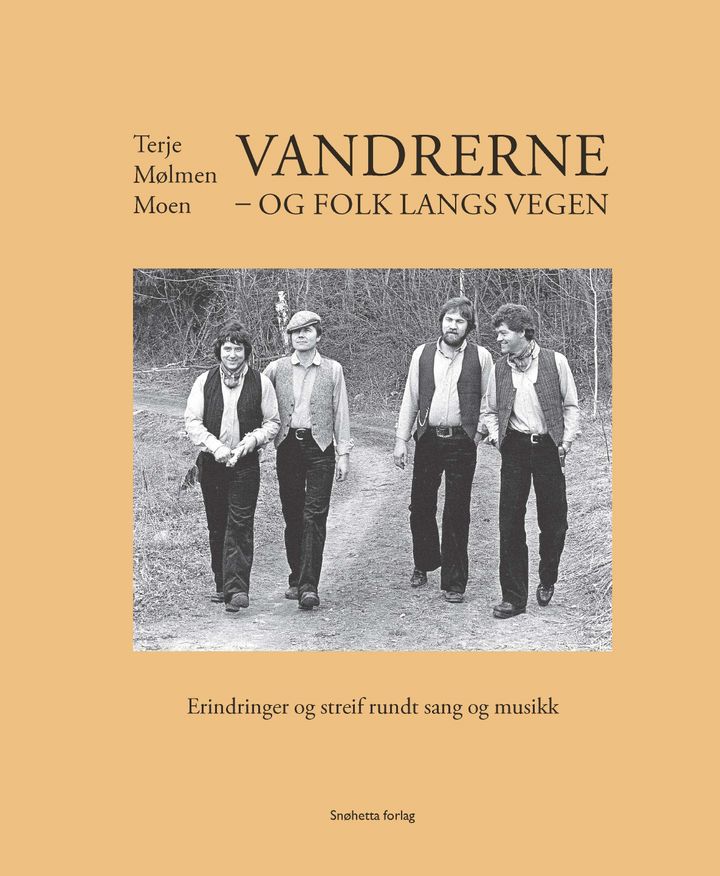 Bilde av Vandrerne - Og Folk Langs Vegen Av Terje Mølmen Moen