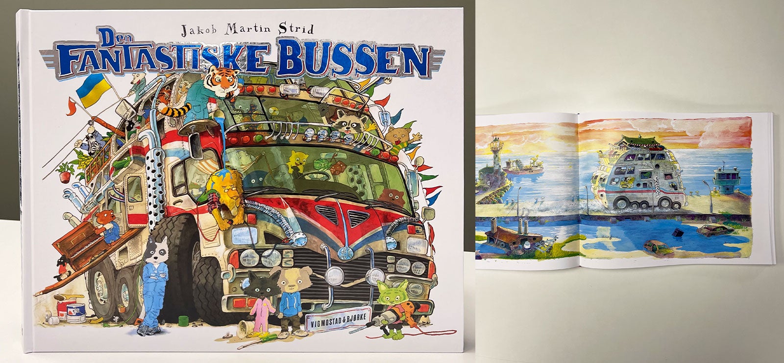 Ifølge forlaget Vigmostad & Bjørke, som gir «Den fantastiske bussen» ut på norsk, veier boken  2,5 kilo, er 39 centimeter bred og innbundet for hånd i Tyskland.