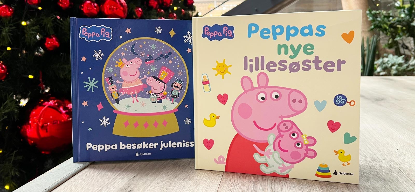 To nye Peppa gris-bøker: Peppa besøker julenissen og Peppas nye lillesøster.