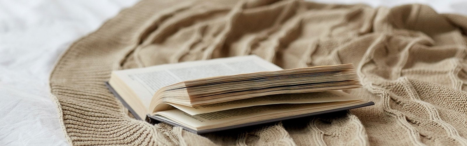 Bok på seng